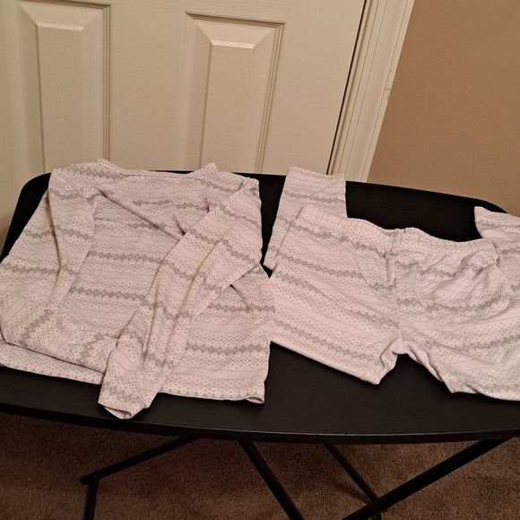 32 Degrees Other - 32 Degrees LS Crew Neck T-shirt&Legging for an extra layer of warmth